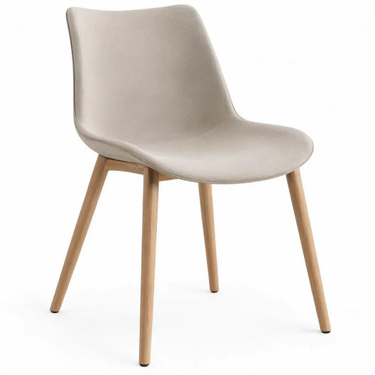 Beige eetkamerstoel met polyester bekleding en massief eikenhouten poten, 55 x 59 x 83 cm